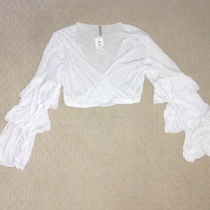 Emma and Sam LF XS bell sleeve crop NWT